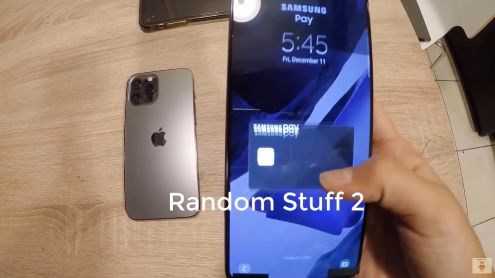 Galaxy S21+ VS iPhone 12 Pro